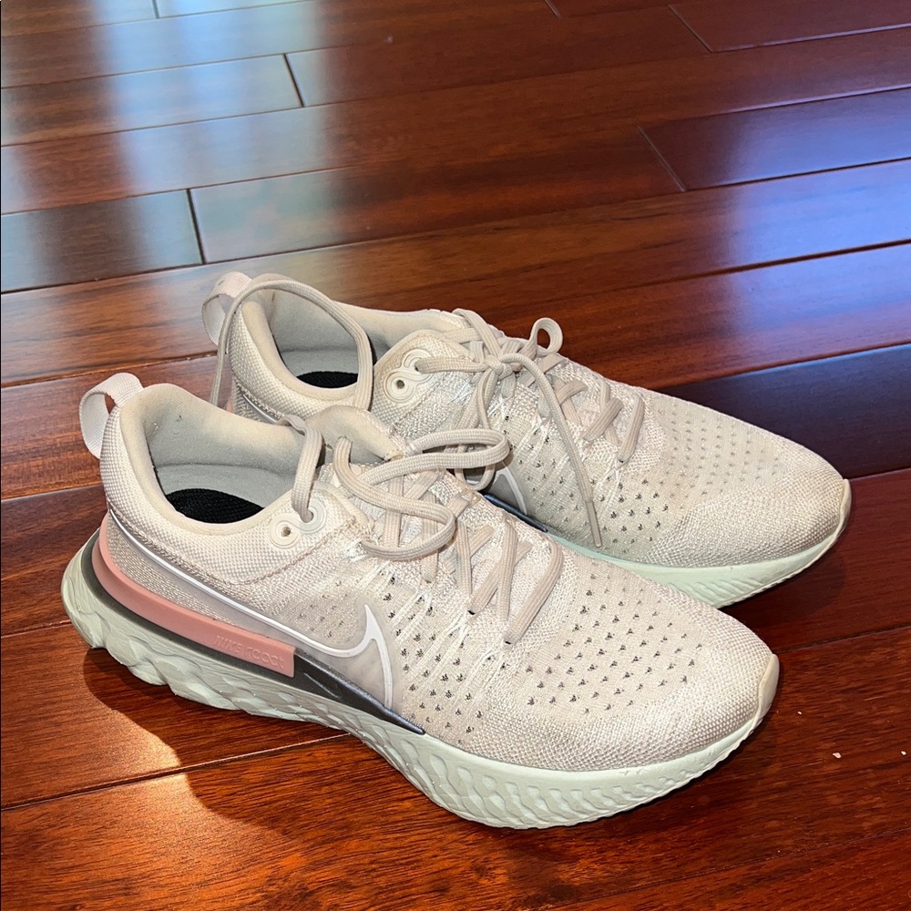 Nike Women's Beige Athletic Shoes